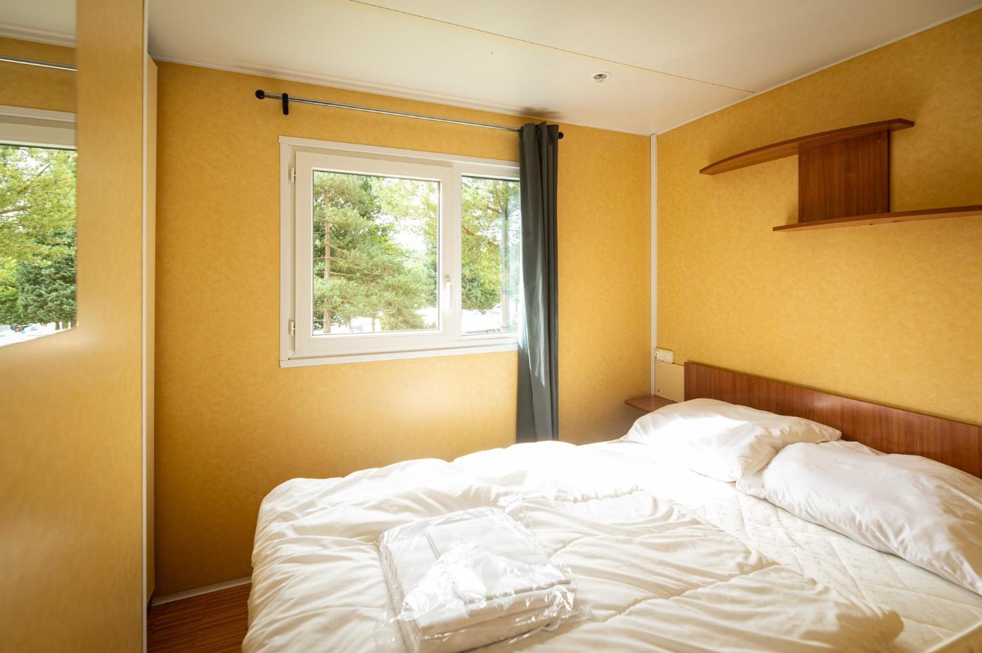 Hotel Ardenparks Petite Suisse Dochamps Zimmer foto