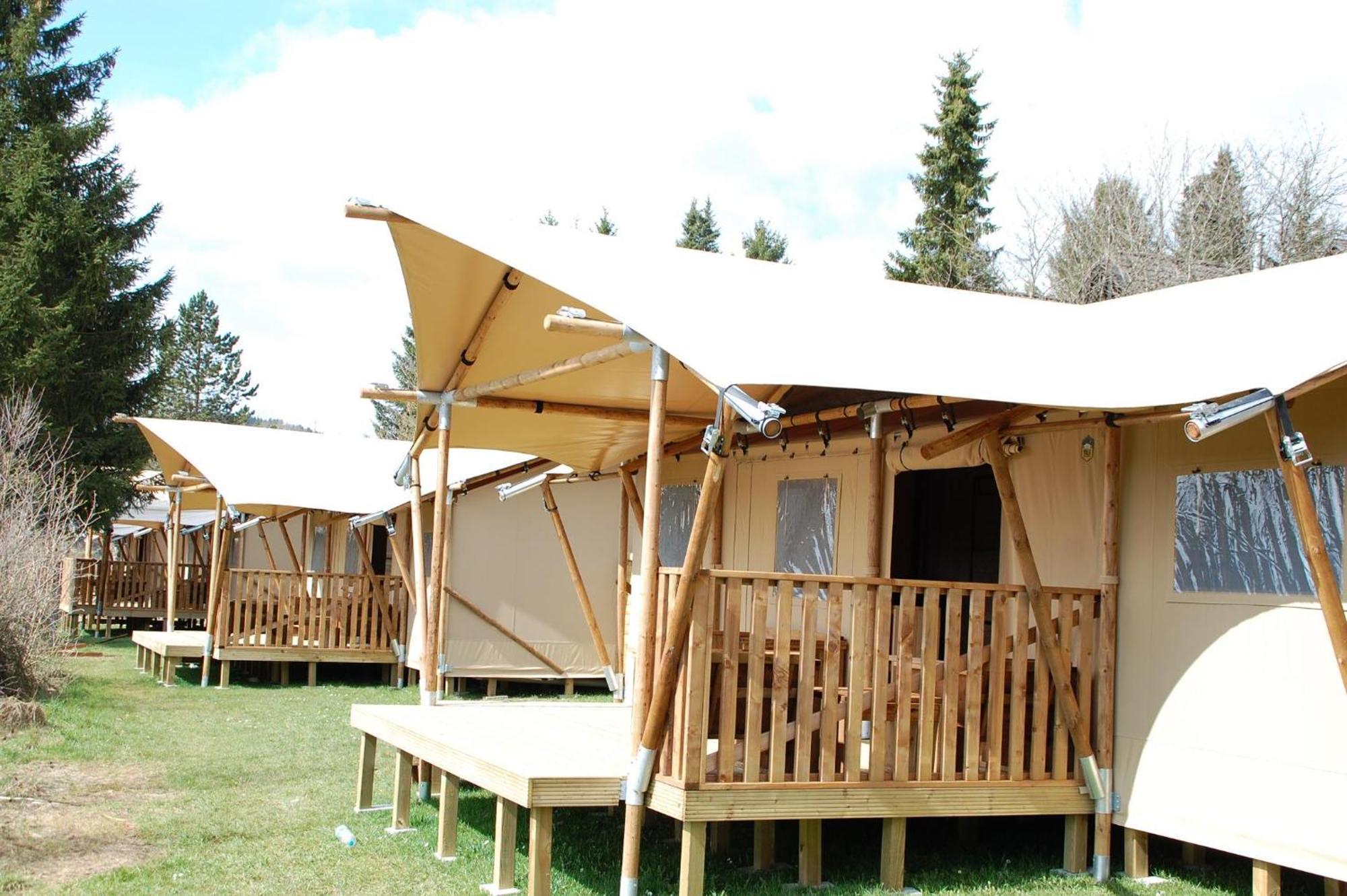 Hotel Ardenparks Petite Suisse Dochamps Exterior foto